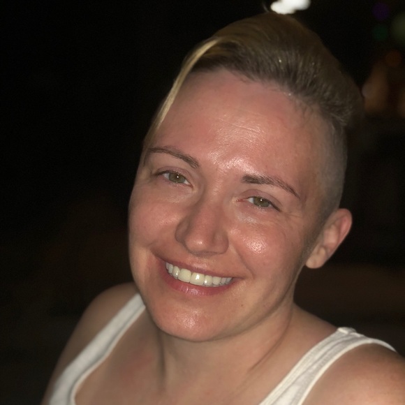 Meet your Posher, Julie - Picture 1 of 1